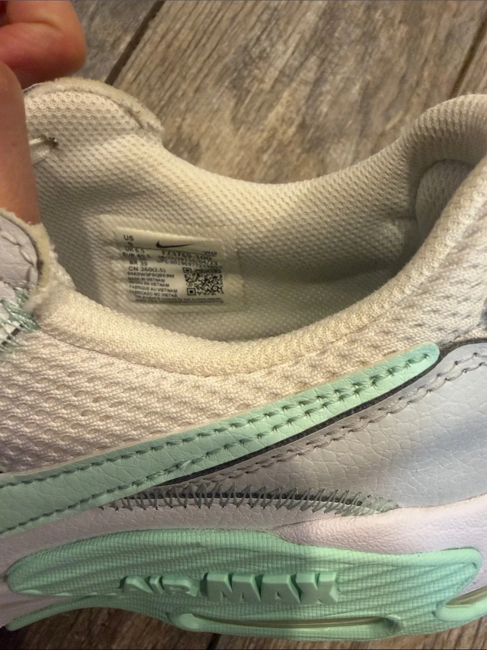Nike Women’s Air Max Excee White Sneakers with Mint Accents size 9